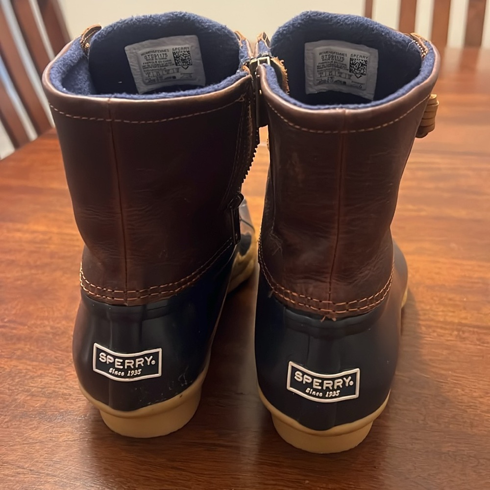 Great condition Sperry boots. - Picture 2 of 6